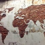 Carte du monde en stuc